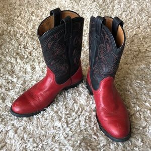 Ariat Women’s cowboy boots- Red/Black color block